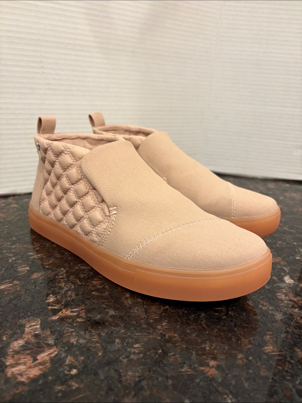 TOMS Paxton Quilted Slip-On Sneakers in dark blush Size9